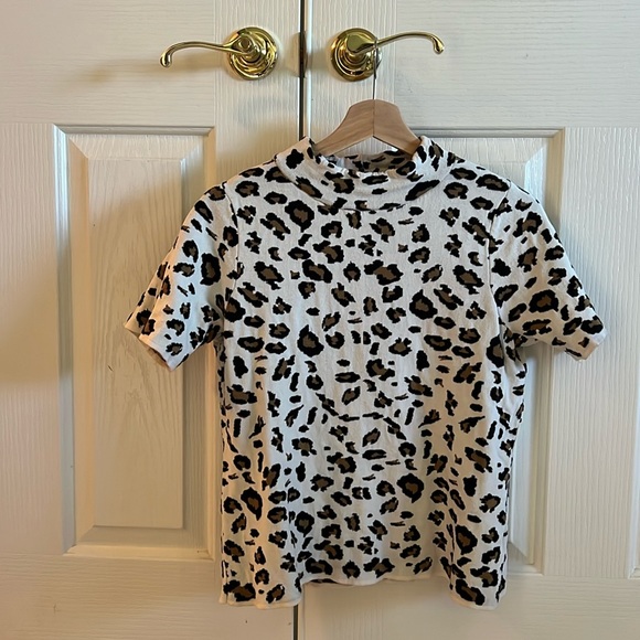 Field Flower from Anthropologie Animal Print Short Sleeve Sweater Medium - Picture 3 of 9